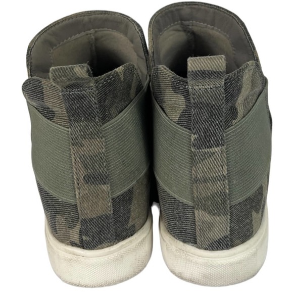 Soda Diana Hidden Heel Camo Sneaker Bootie Slip On Size 8 - Picture 3 of 7